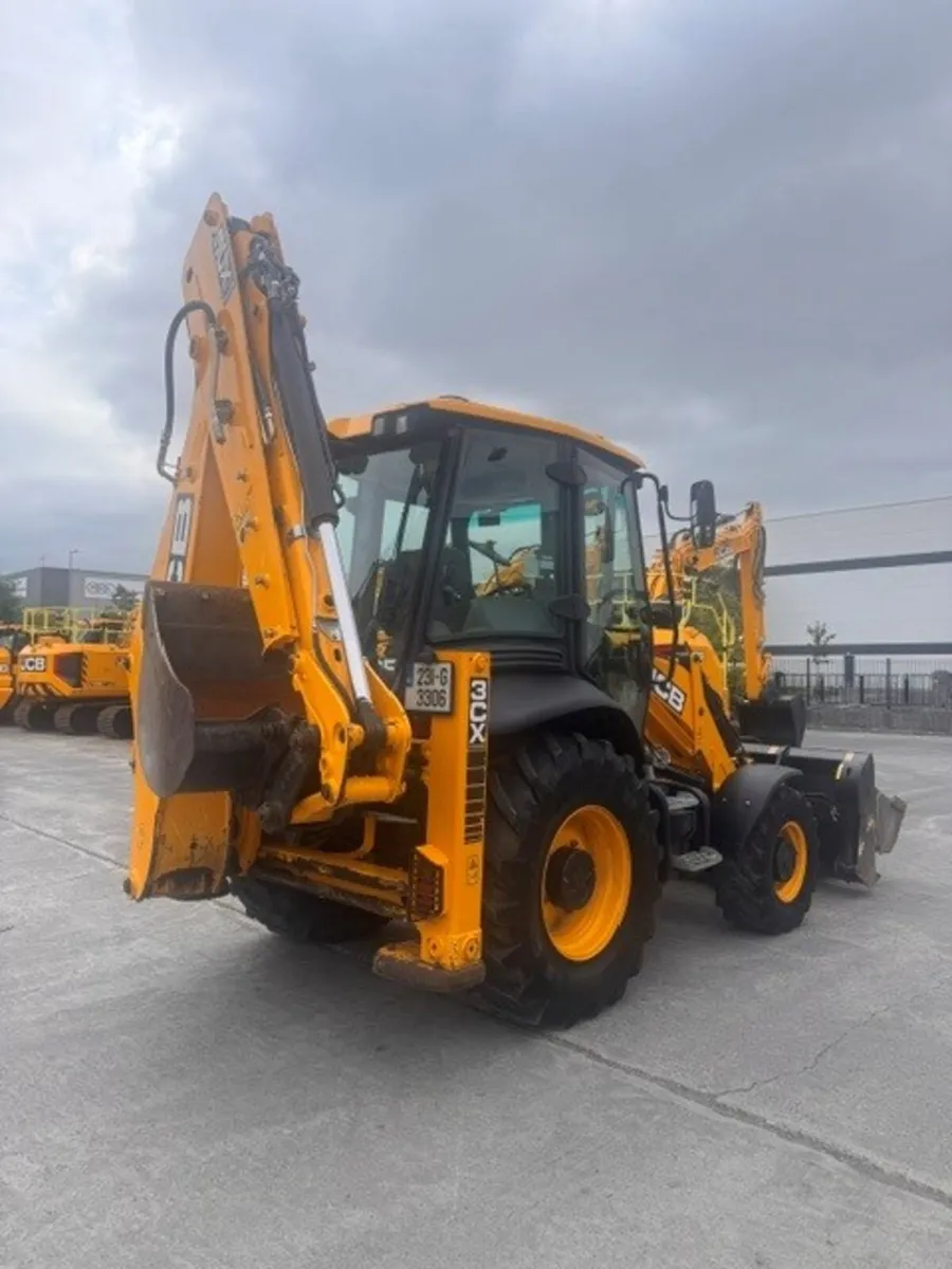 2023 JCB 3CX PLUS, 3727 HOURS, DIGGER - Image 4