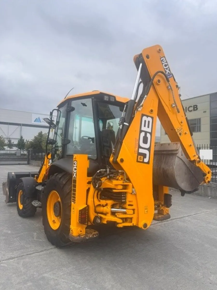 2023 JCB 3CX PLUS, 3727 HOURS, DIGGER - Image 2