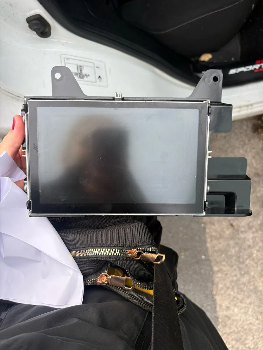 Renault Kadjar 2017 radio unit - Image 2