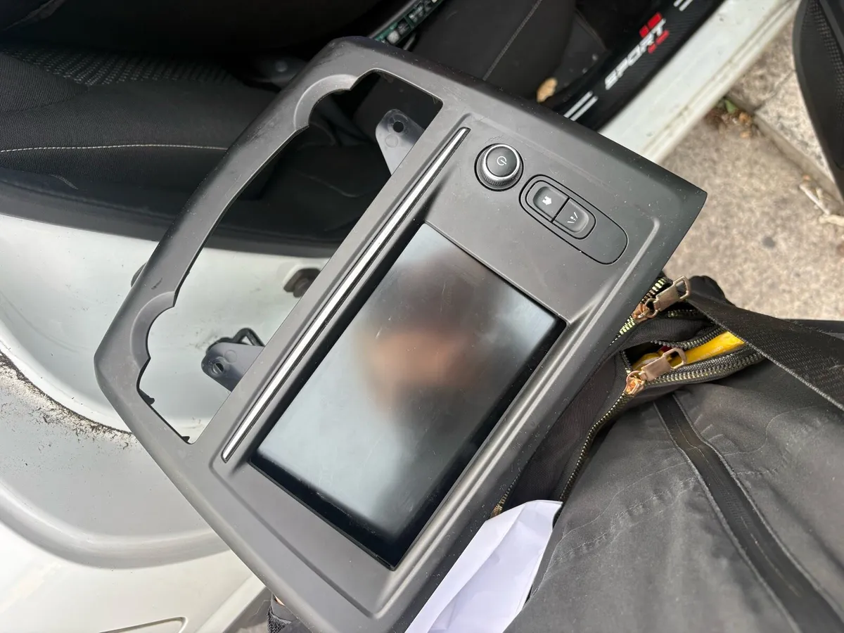 Renault Kadjar 2017 radio unit - Image 3