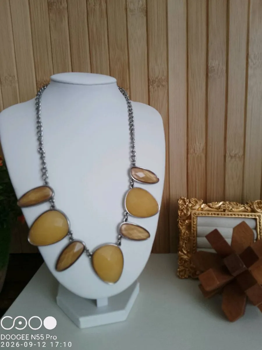 Women's Vintage Style Necklace - Image 1