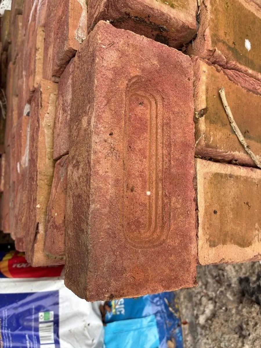 Reclaimed redbrick 140 bricks - Image 2