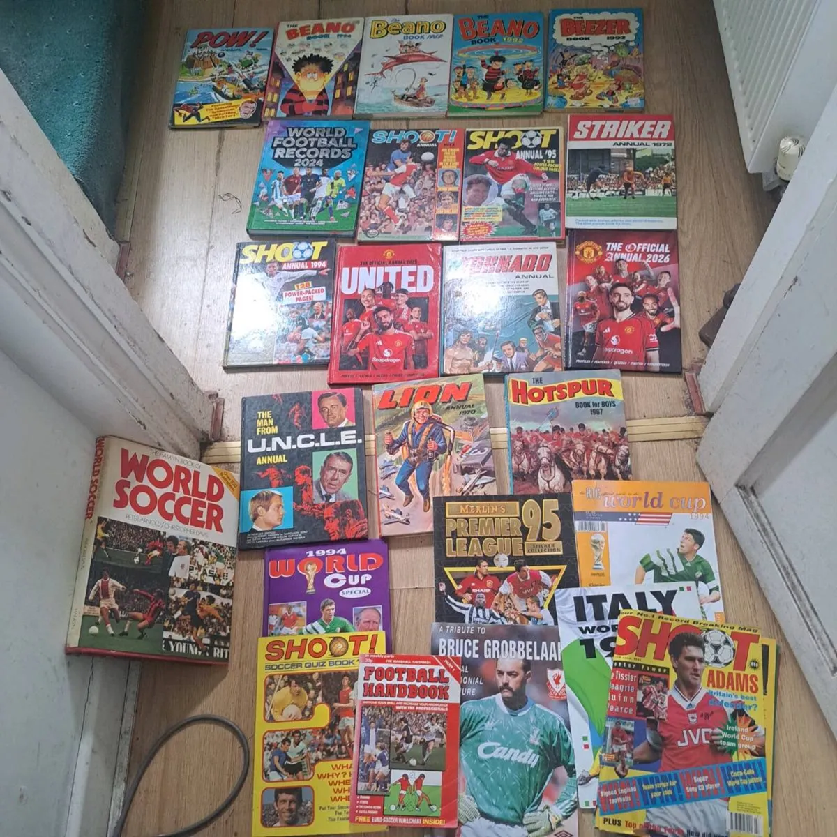 Comics annuals soccer books and other collectables - Image 1