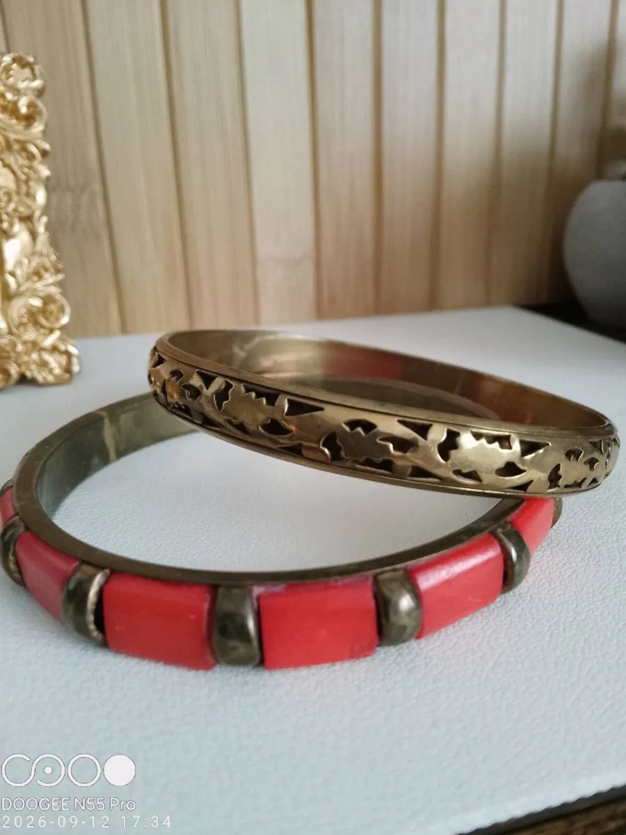 Women's Vintage Style Bangles - Image 1
