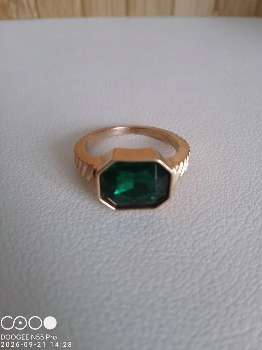 Women's Vintage Style Ring - Image 3