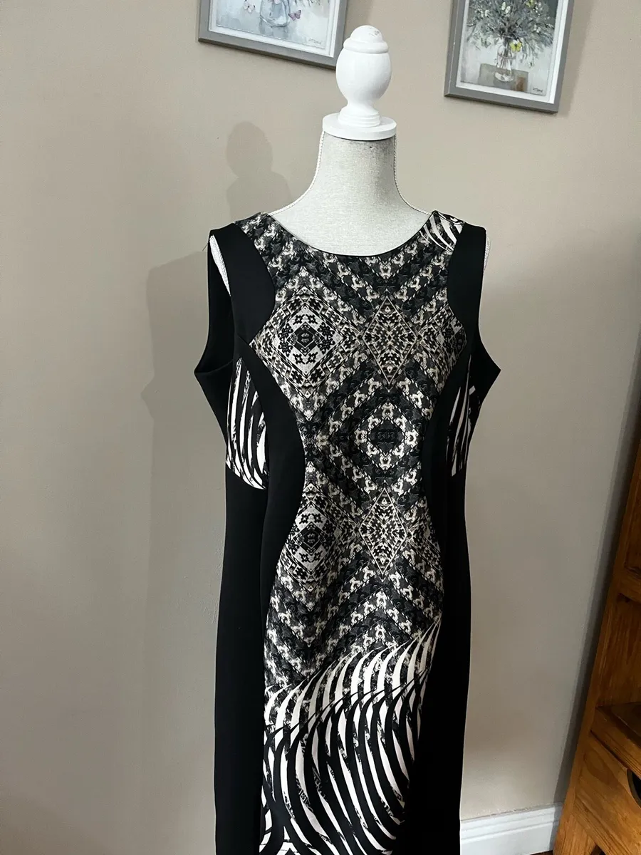 Ladies Dress size for 16/18 - Image 1