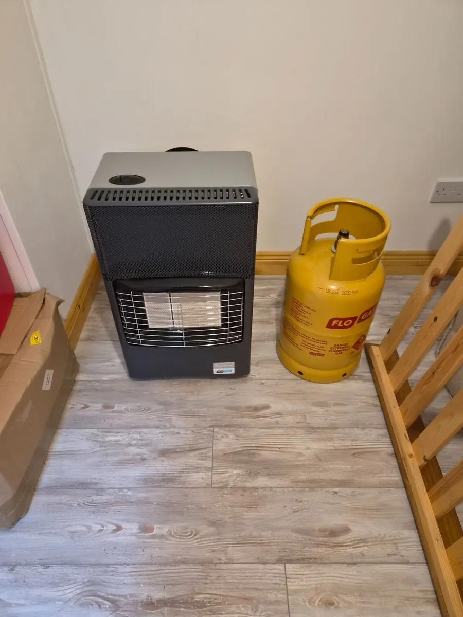 Flo Gas Portable Gas Heater with Gas Cylinder