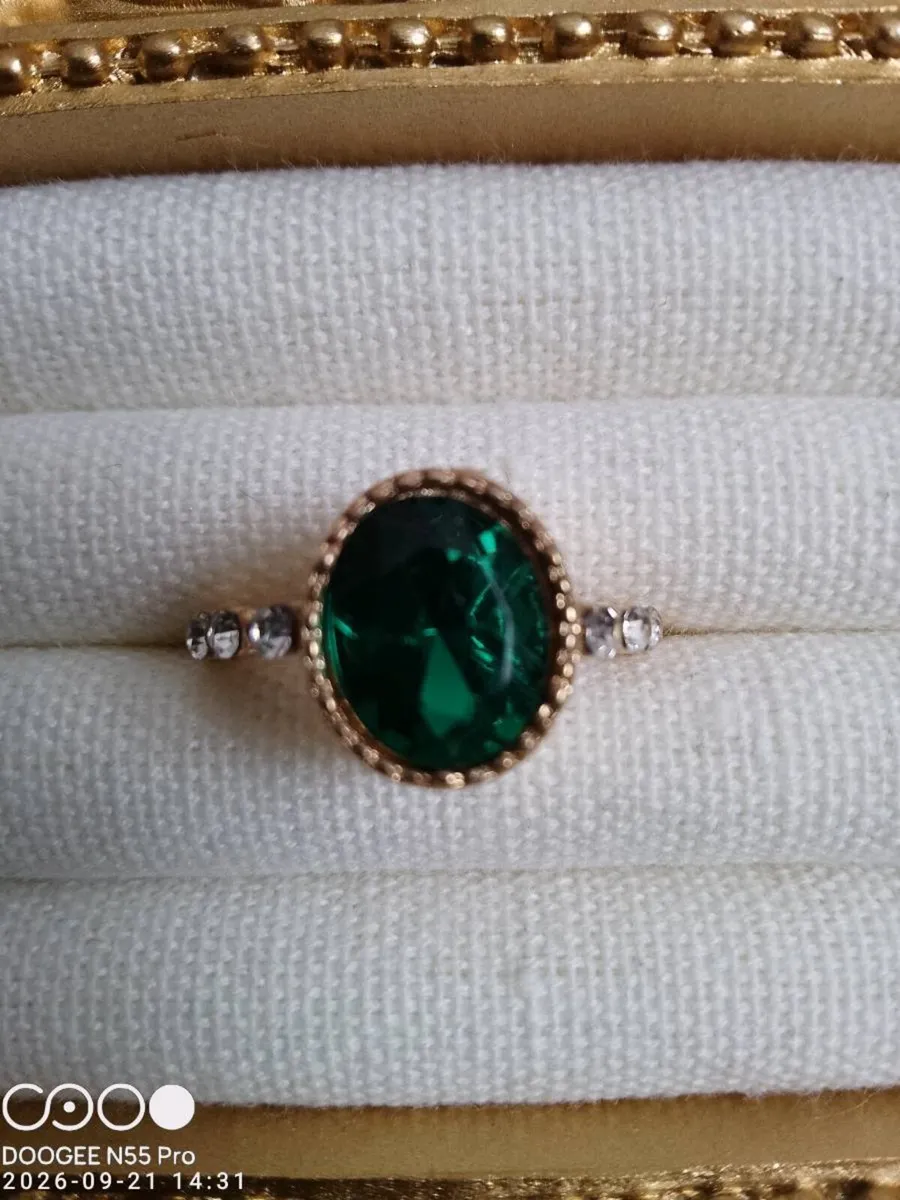 Women's Vintage Style Ring - Image 2