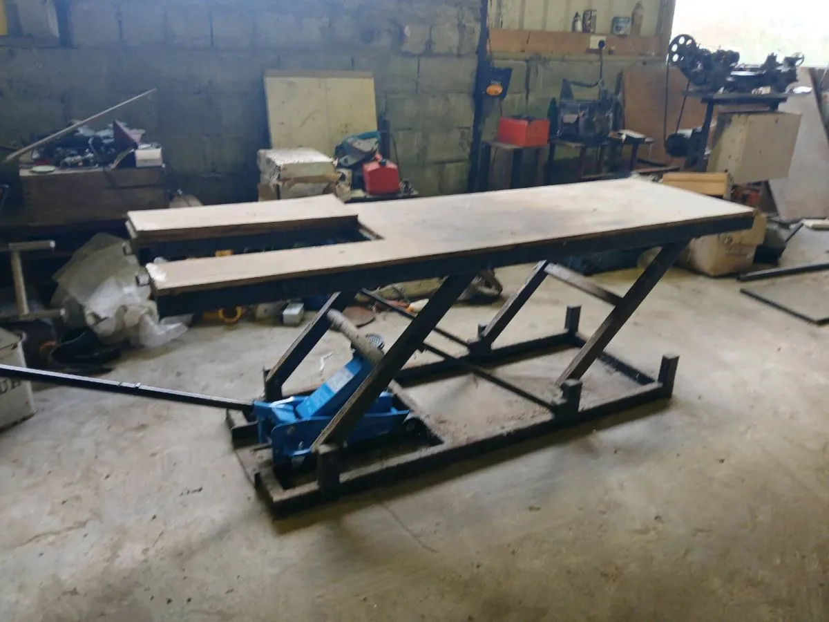 Towing A frame/Motorcycle lift/work table - Image 1
