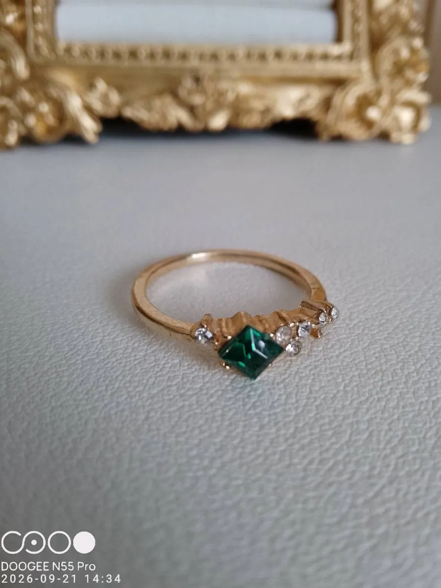Women's Vintage Style Ring - Image 4