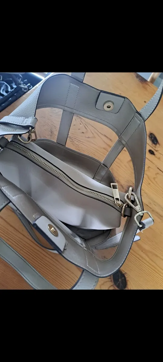 CARVELA. Taupe handbag - Image 3