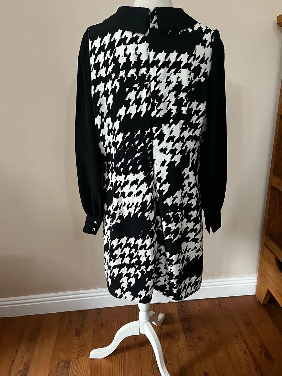 Ladies dress size 20 - Image 1