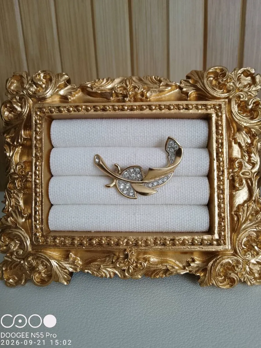 Women's Vintage Zirconia Diamond Brooch - Image 2
