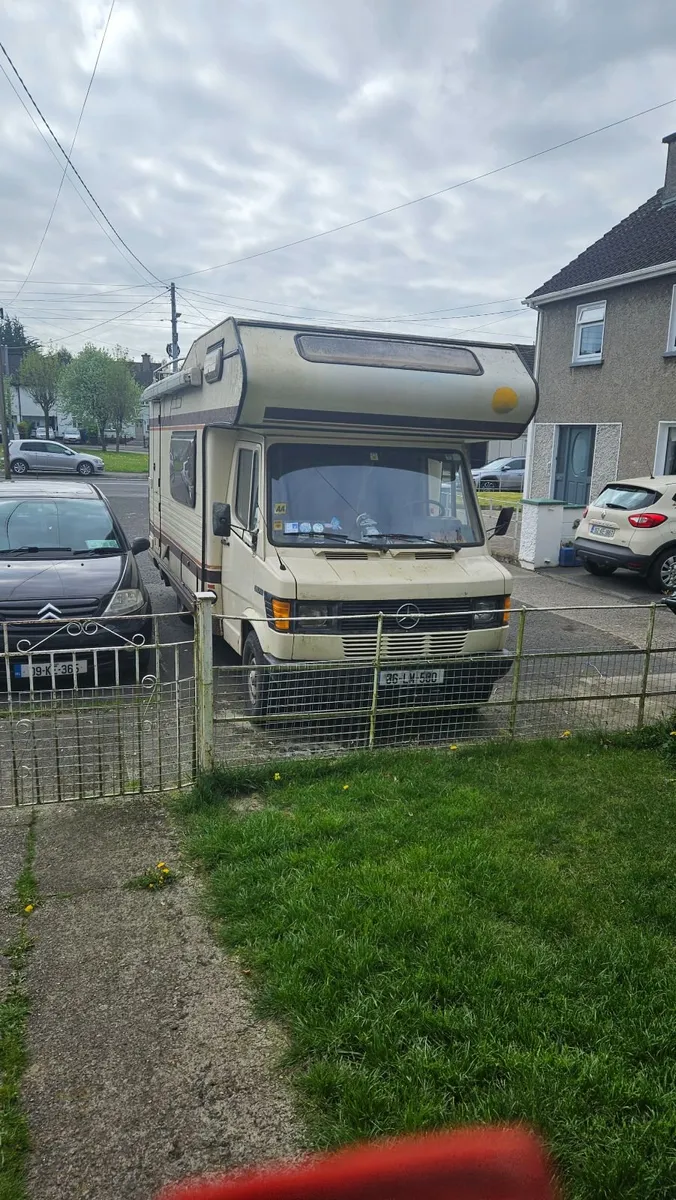 Vintage campervan - Image 4