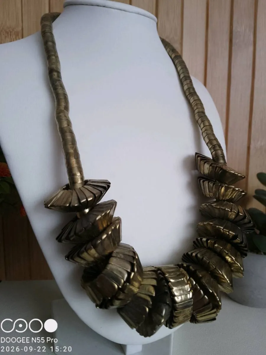 Women's Vintage Style Necklace - Image 3