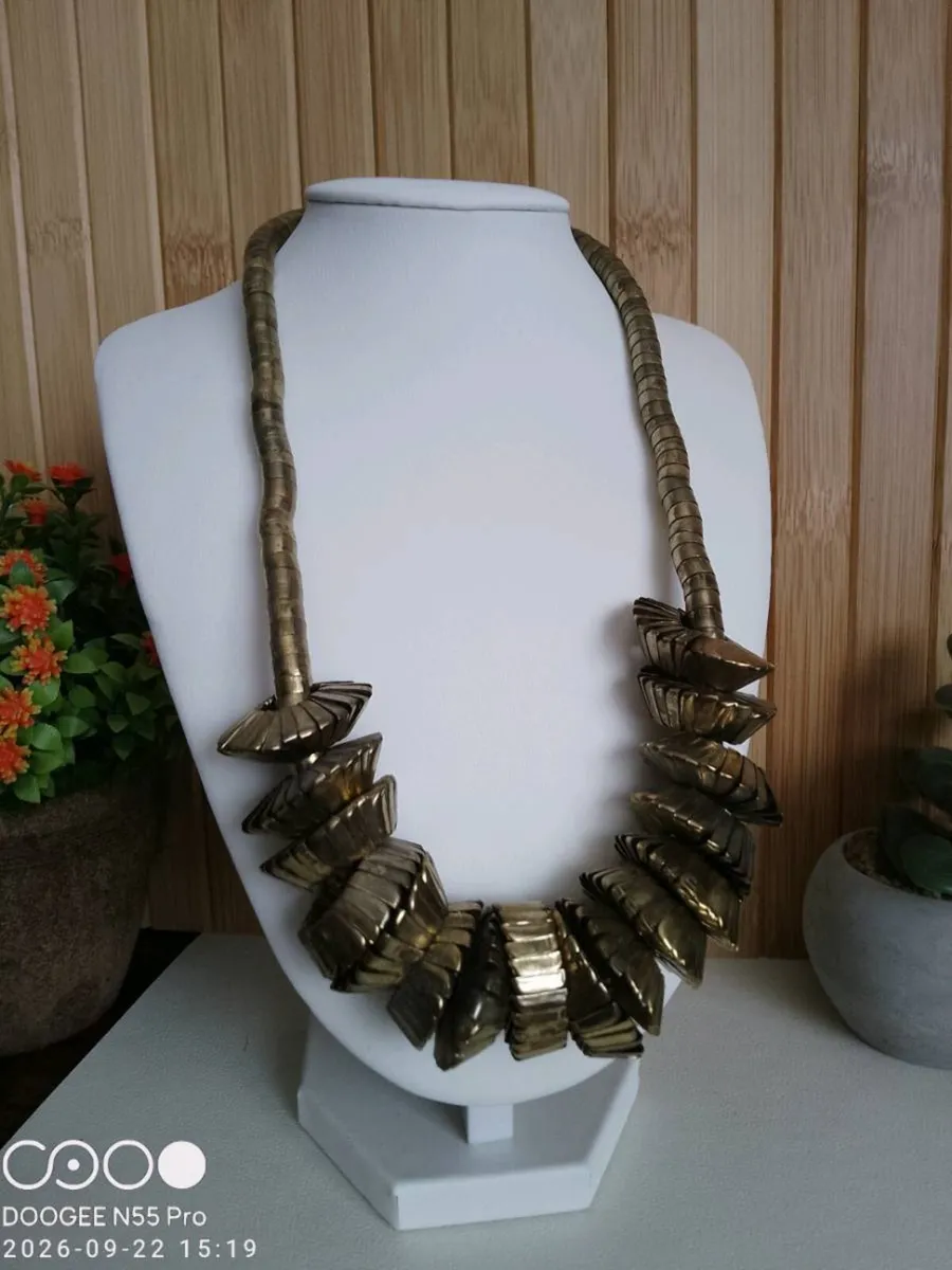 Women's Vintage Style Necklace - Image 1