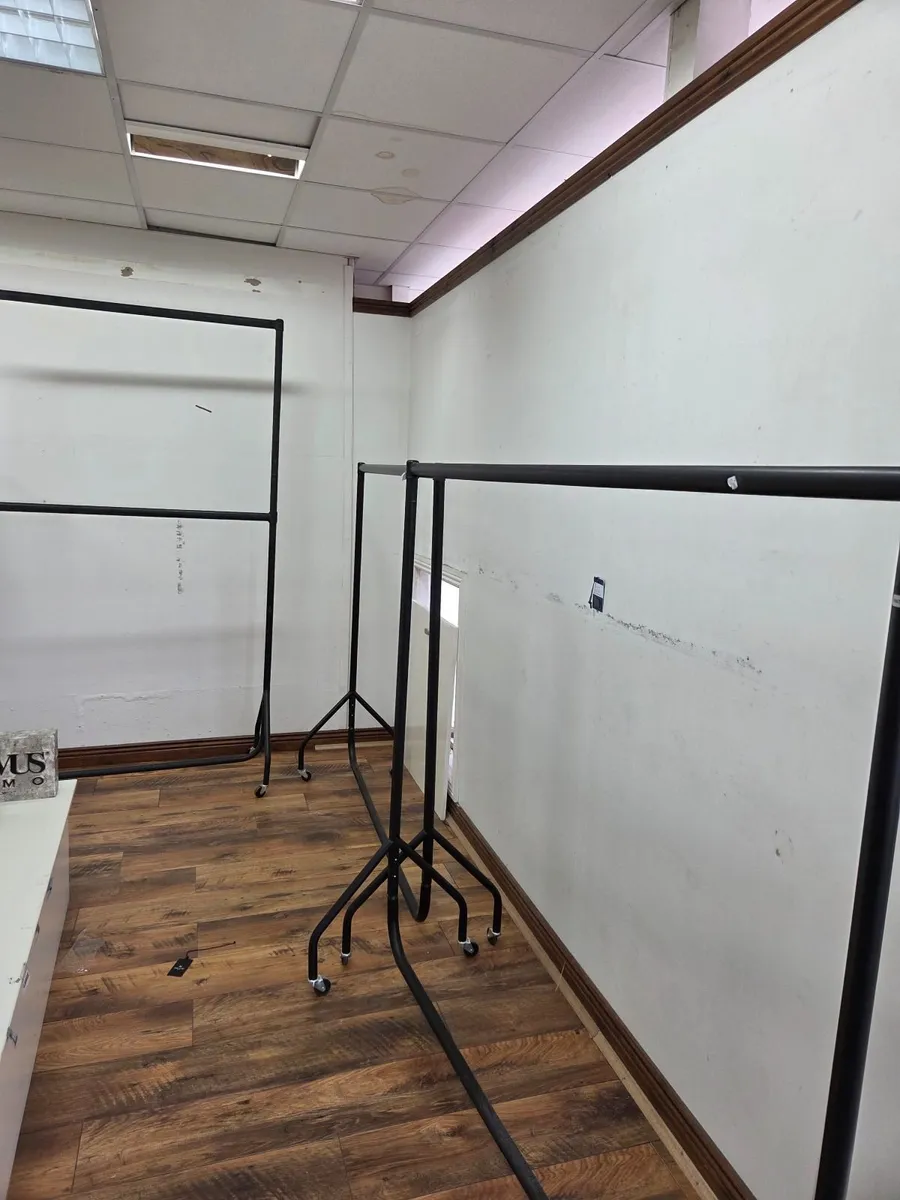 Clothes rails - Image 1