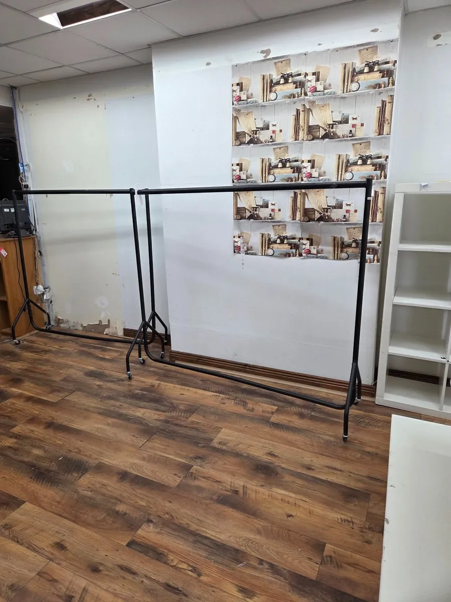 Clothes rails - Image 2