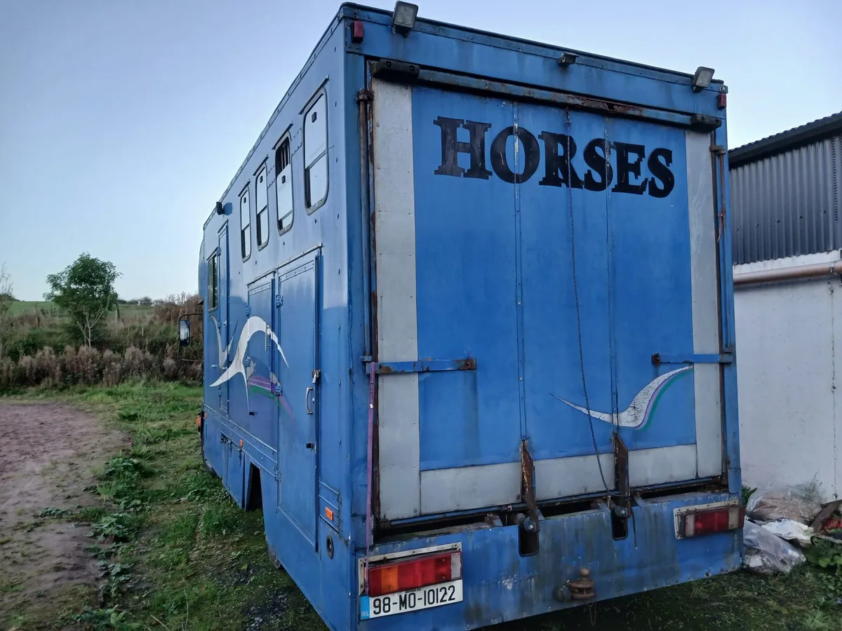 Horse Lorry - Image 2