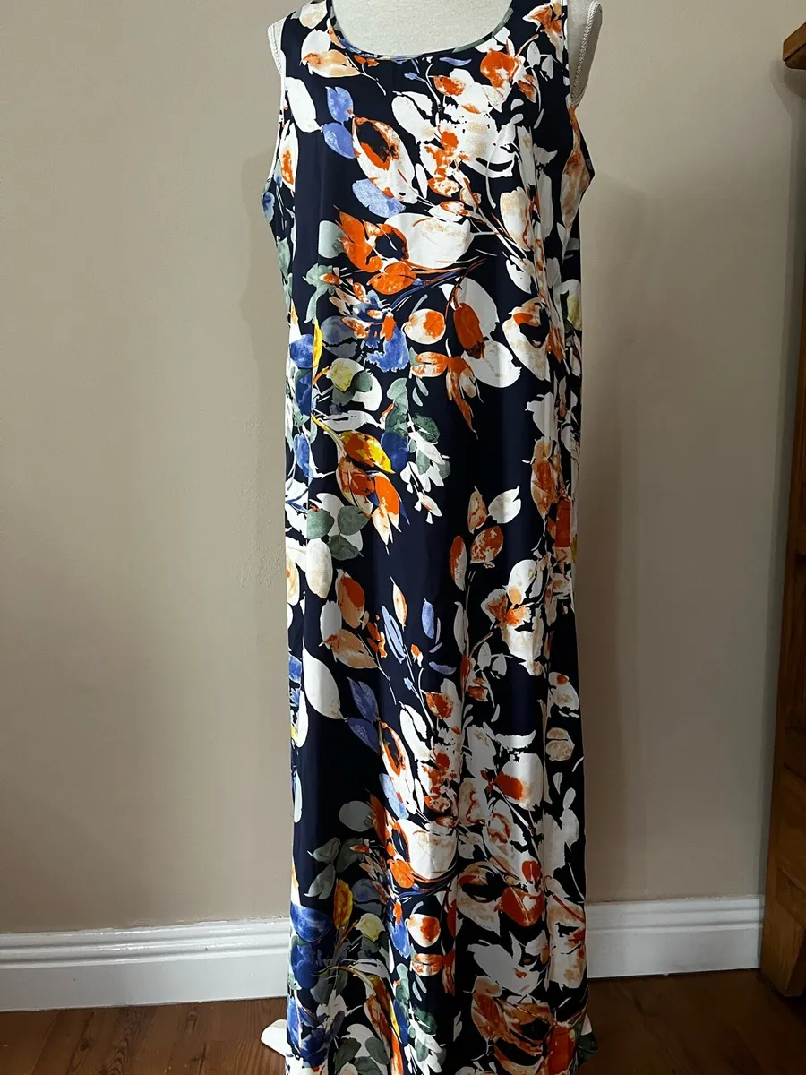 Ladies maxi dress Size 16 - Image 1