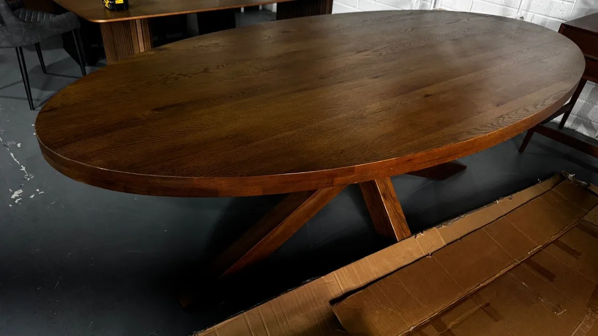 Extra Large 220cm Oak Oval Dining Table Like New - Image 2