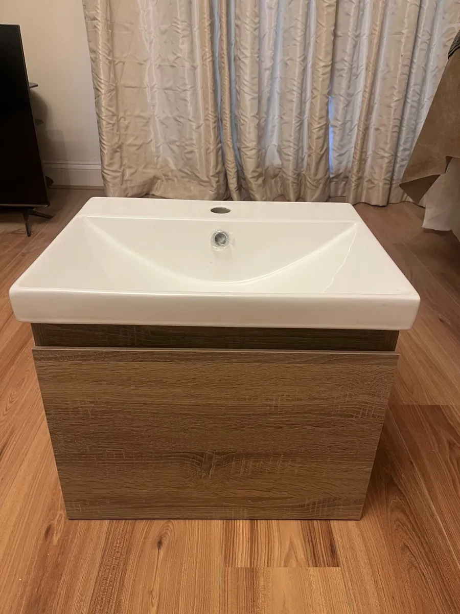 Bathroom vanity unit with matching ceramic  sink - Image 2