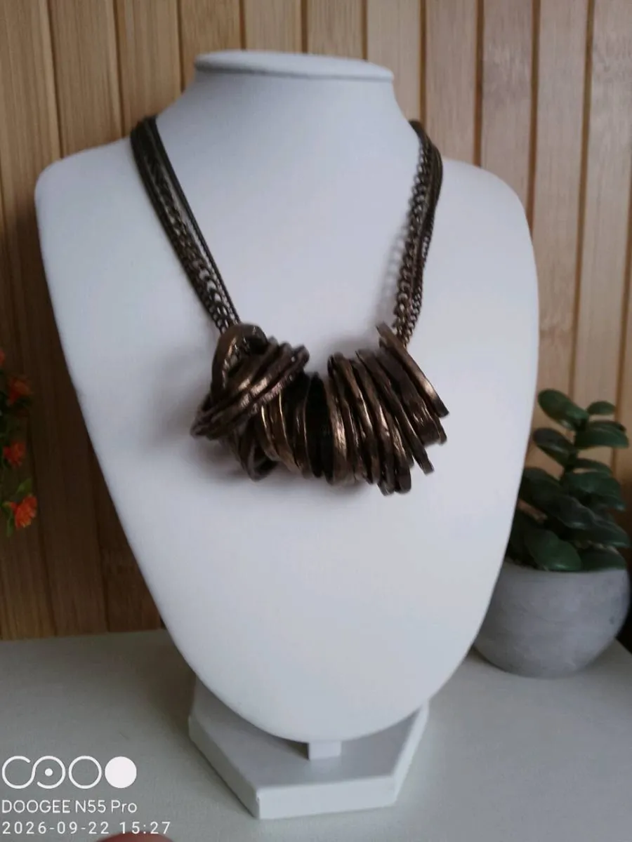 Women's Vintage Style Necklace - Image 1