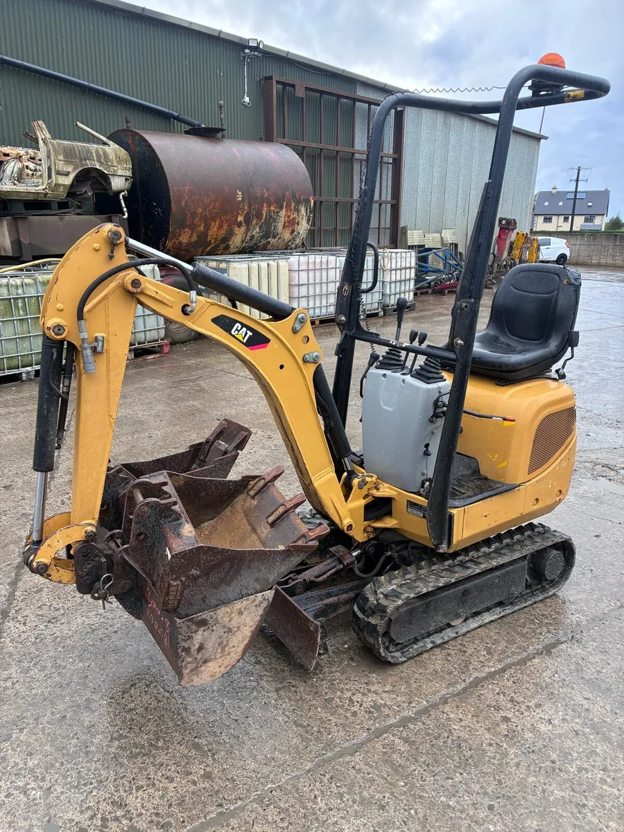 Caterpillar 1 ton excavator - Image 2