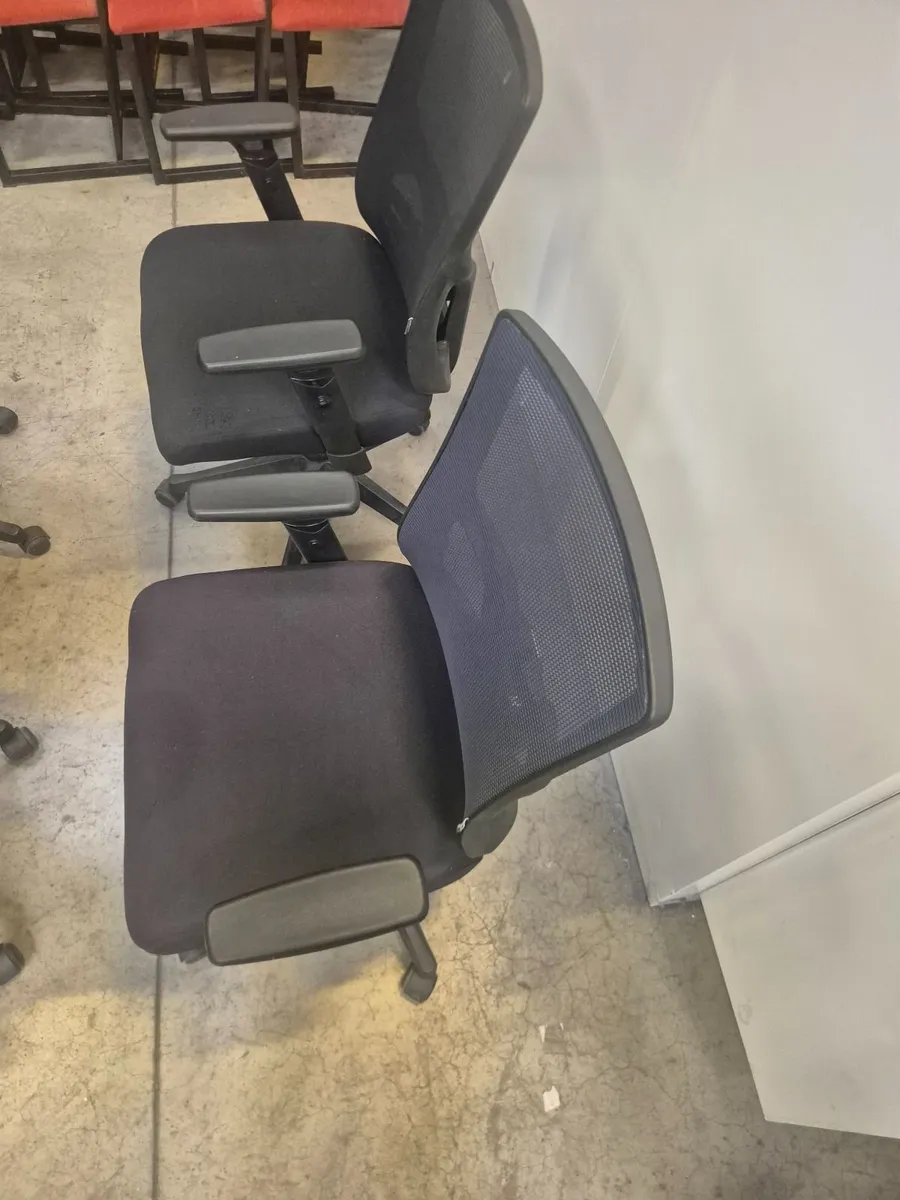 Office chair - Image 4