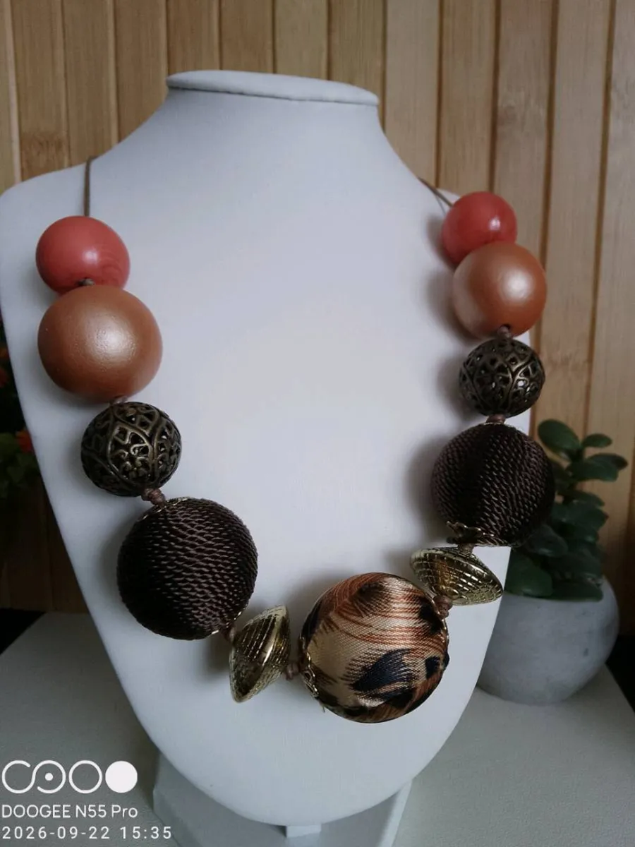 Women's Vintage Style Necklace - Image 1