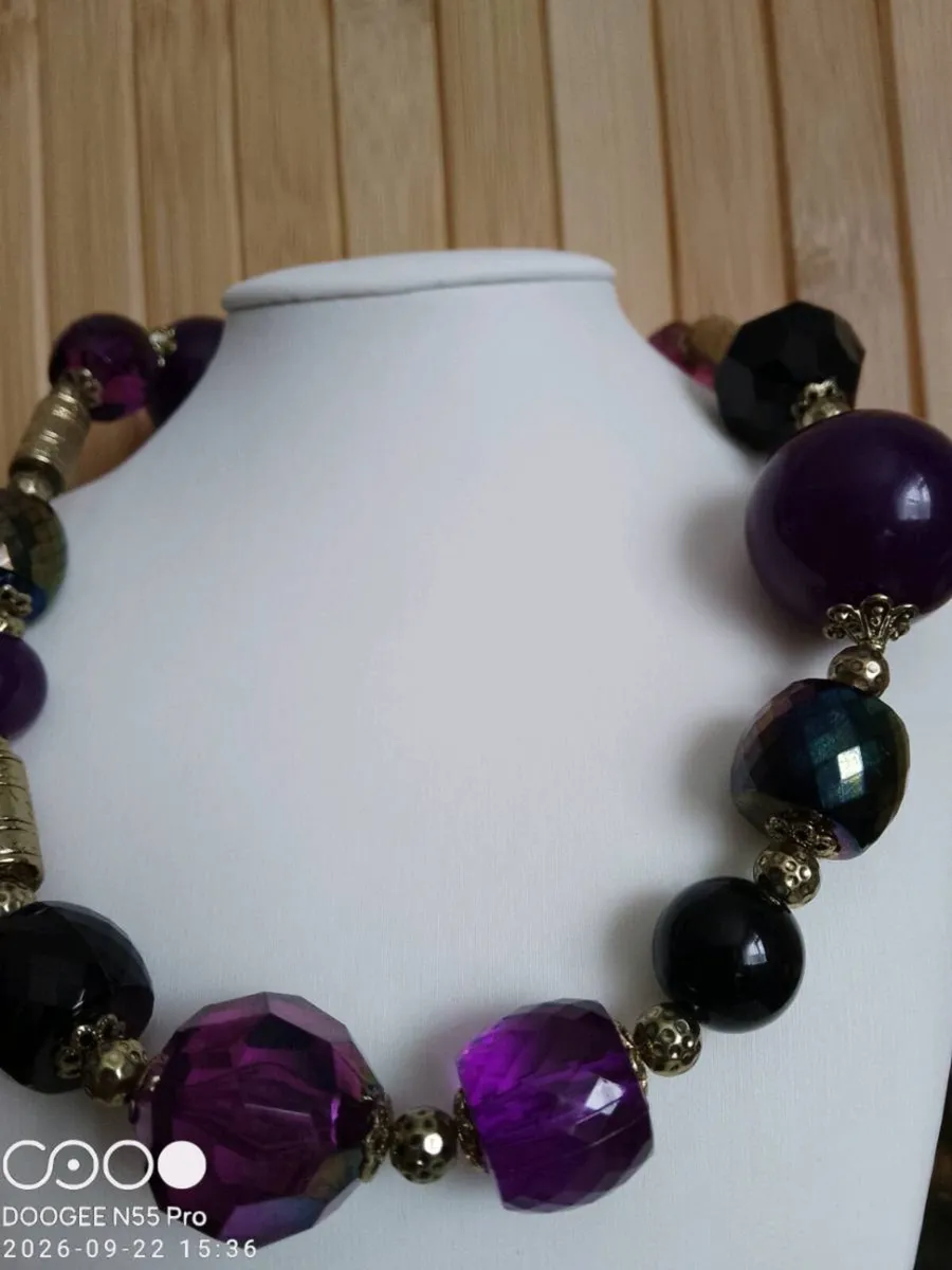 Women's Vintage Style Necklace - Image 3