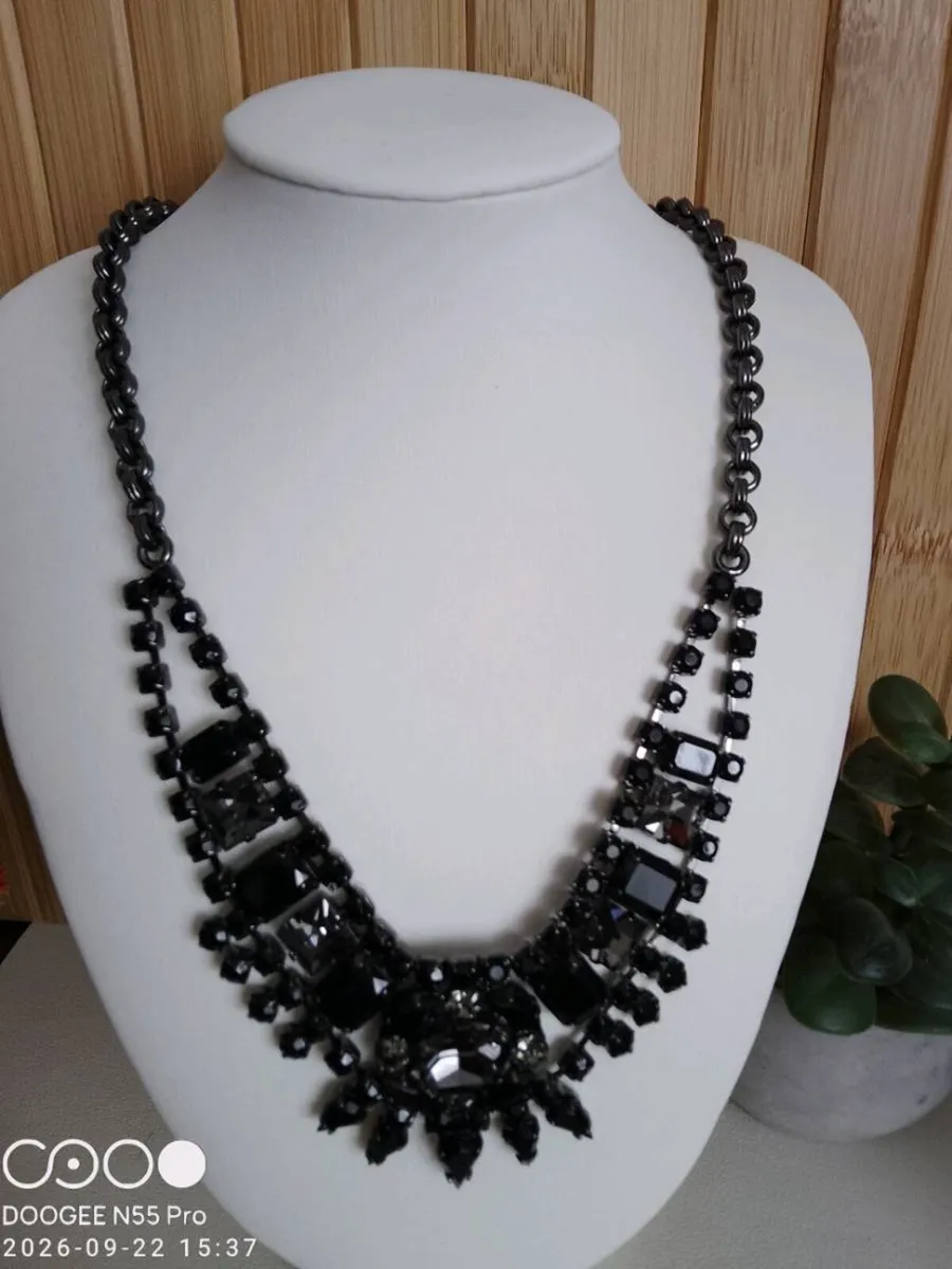 Women's Vintage Style Necklace - Image 4