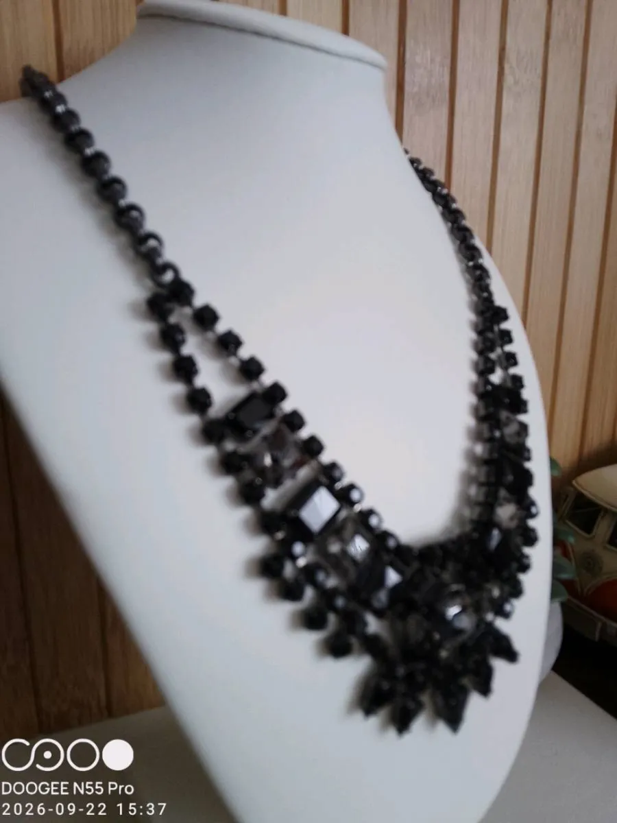 Women's Vintage Style Necklace - Image 2