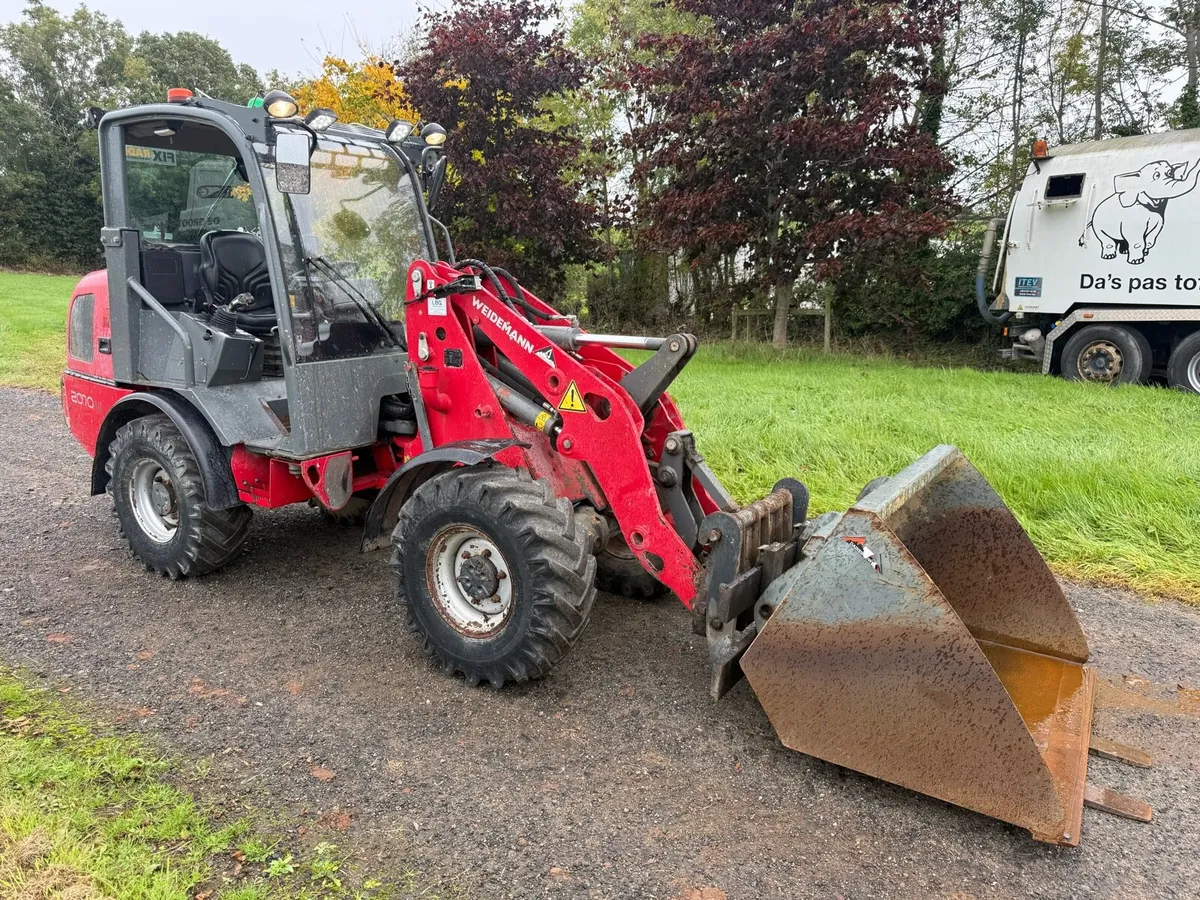 Weidemann Loading Shovel - Image 1