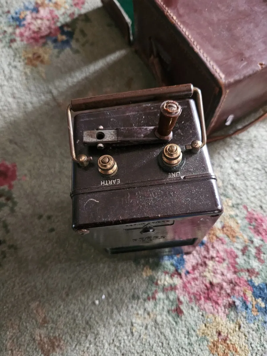 Vintage Minor Insulating Tester - Image 3