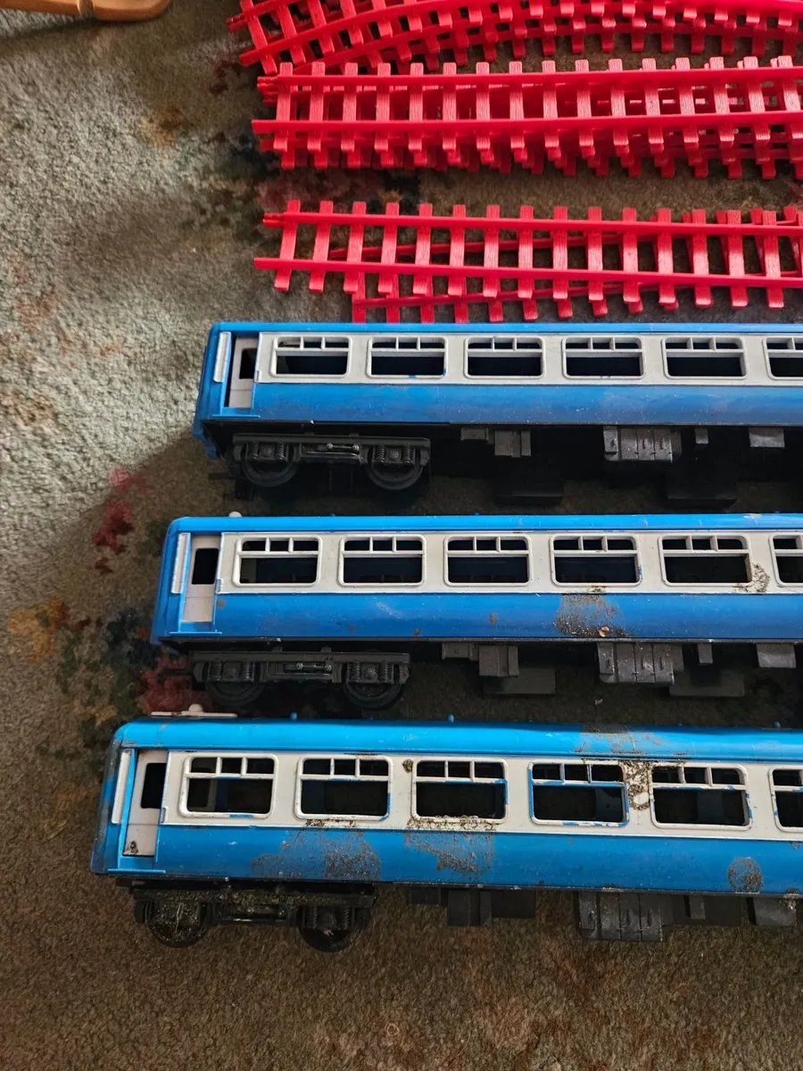 Hornby Big Train Carraiges Track - Image 2