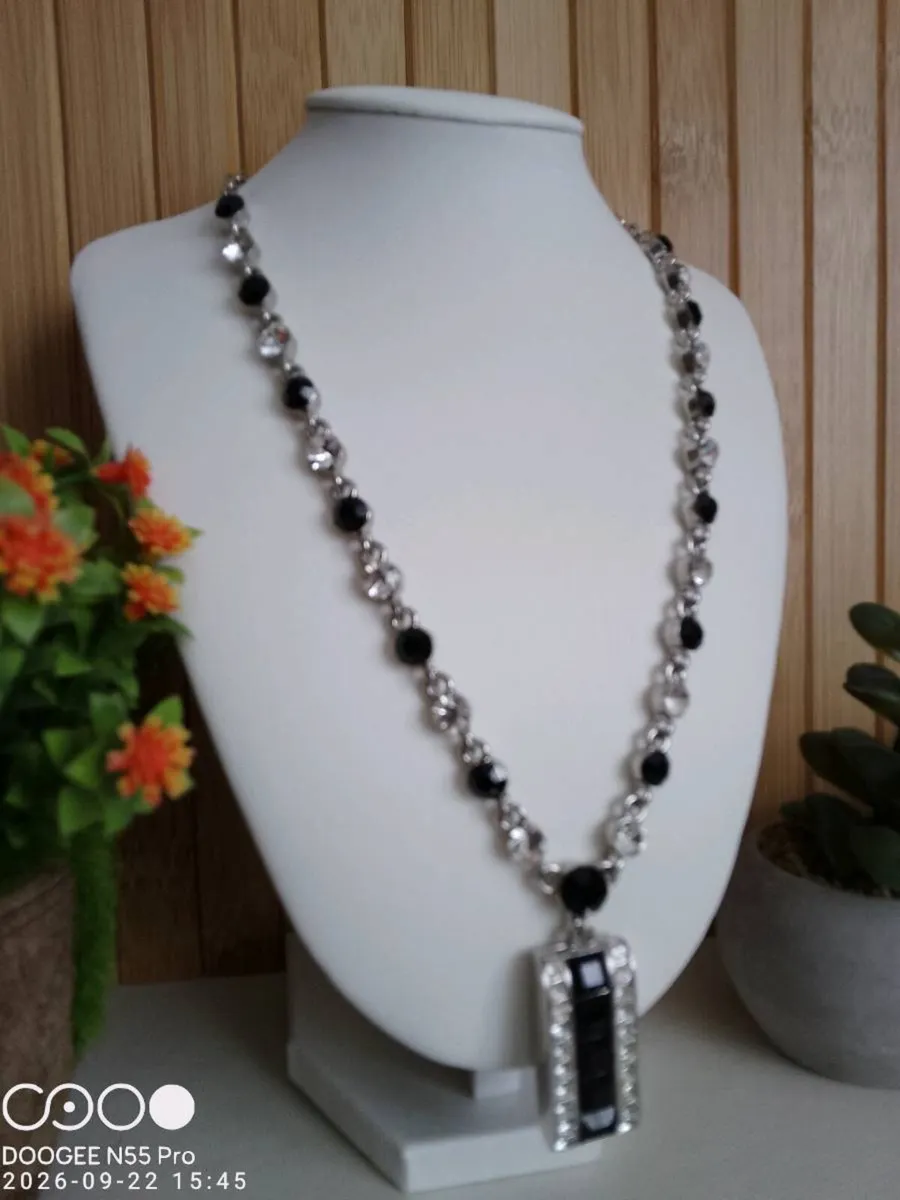 Women's Vintage Style Necklace - Image 1