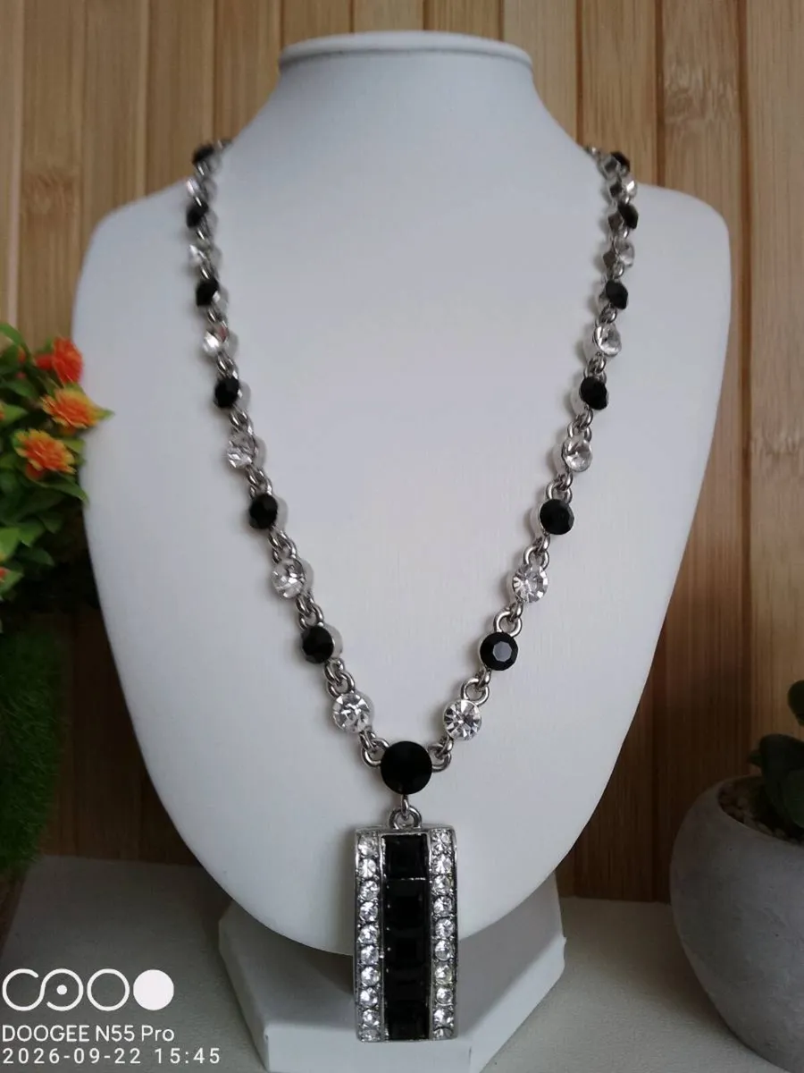 Women's Vintage Style Necklace - Image 2