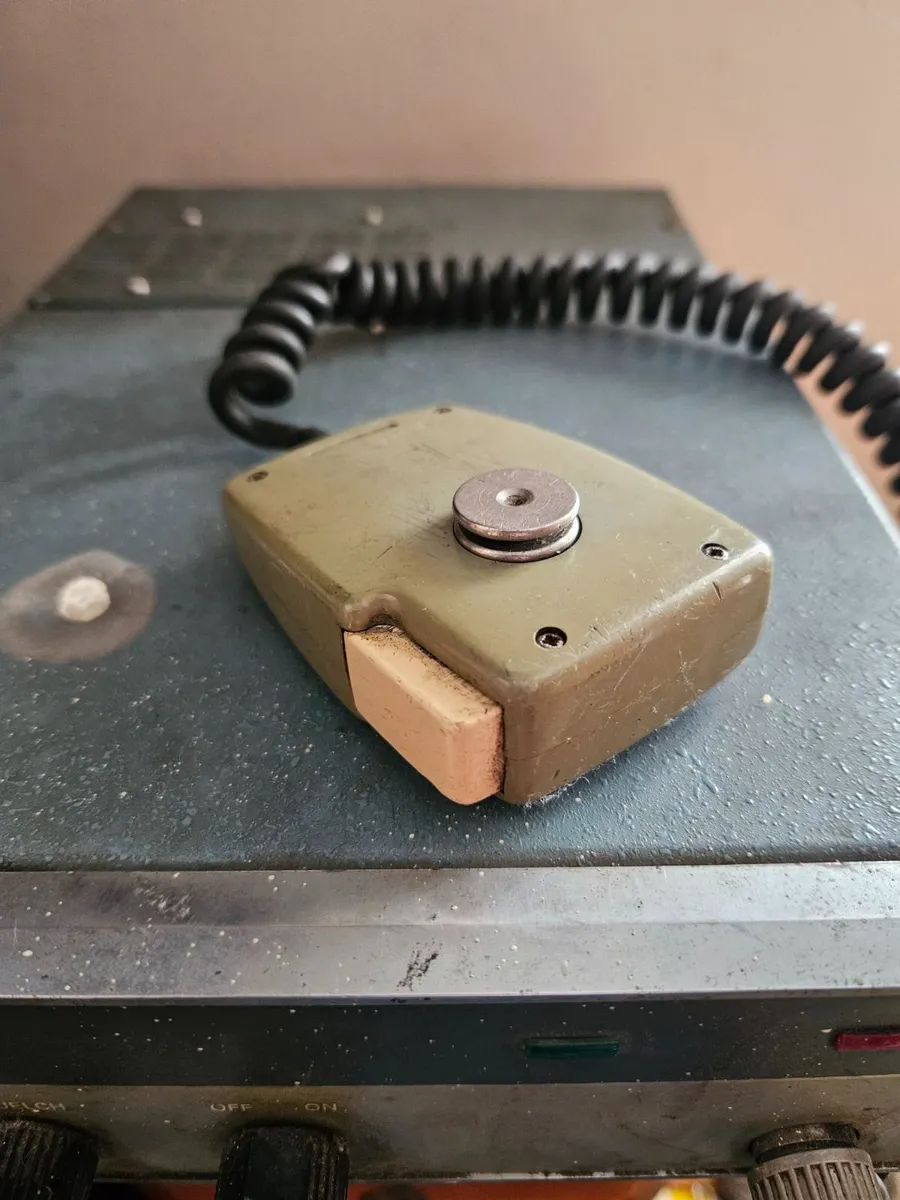 Vintage CB Radio - Image 4