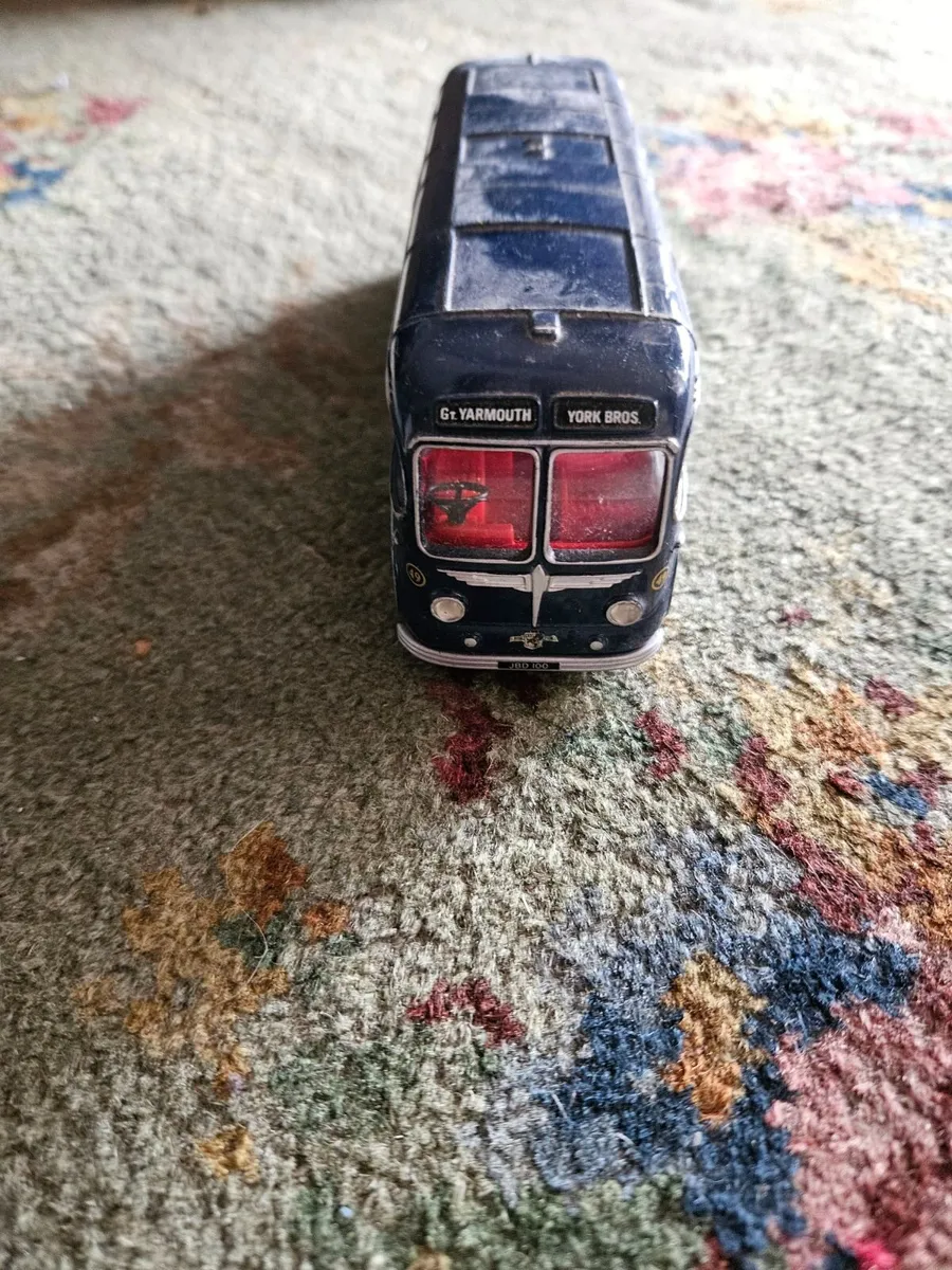 Corgi Bus - Image 2
