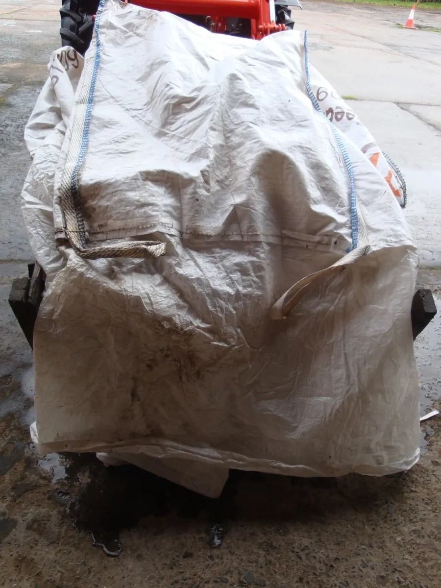 Quantity of Tote bags and Fertiliser bags - Image 2