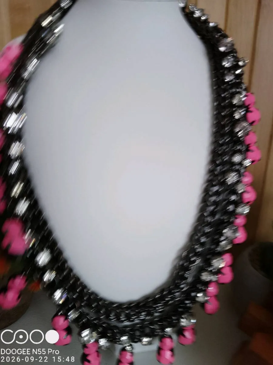 Women's Vintage Style Necklace - Image 3