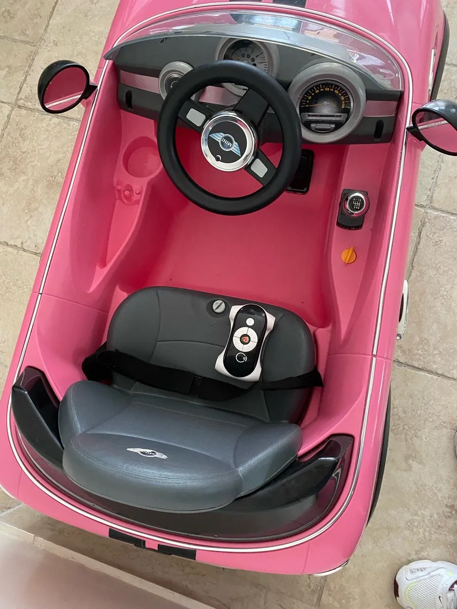 Toy car - Image 2