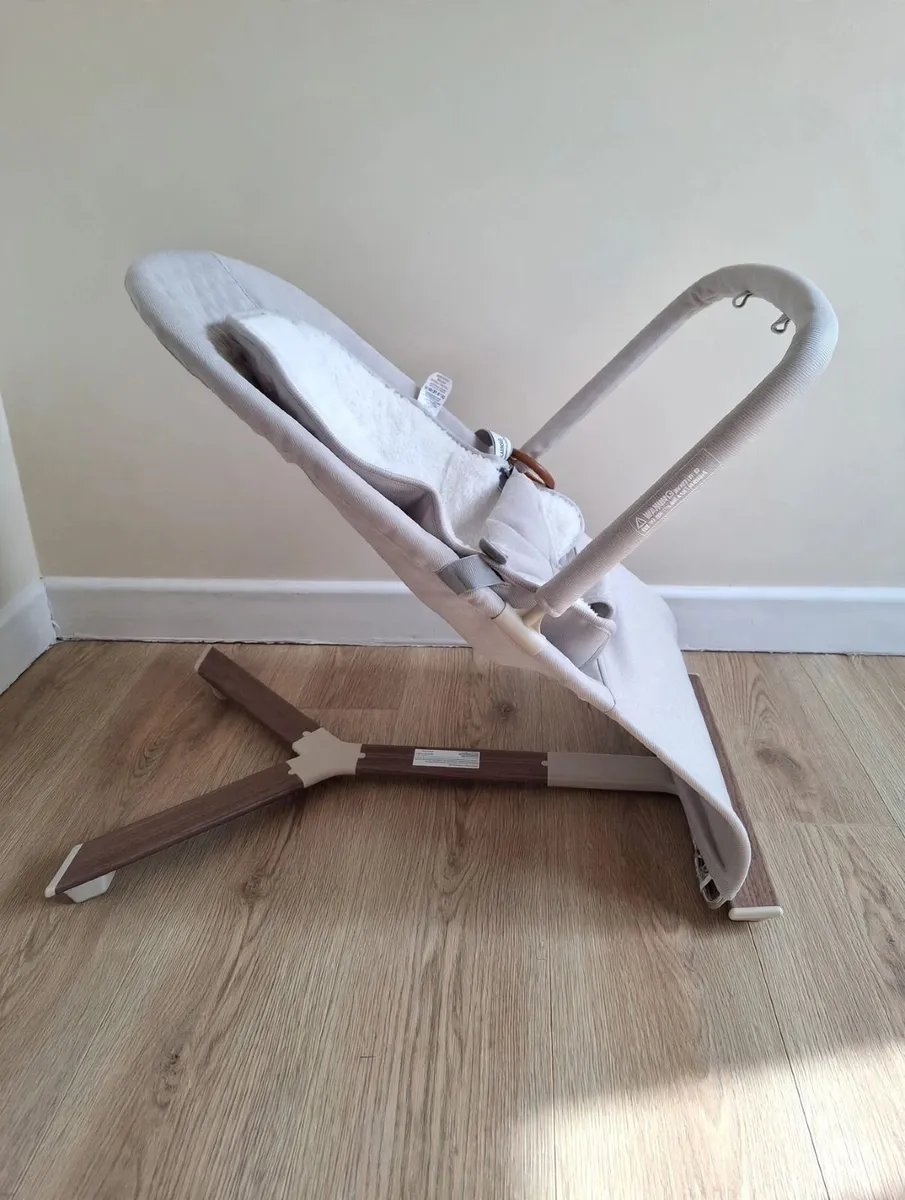 Baby Bouncer / Rocker with Toy Bar + Like New - Image 4