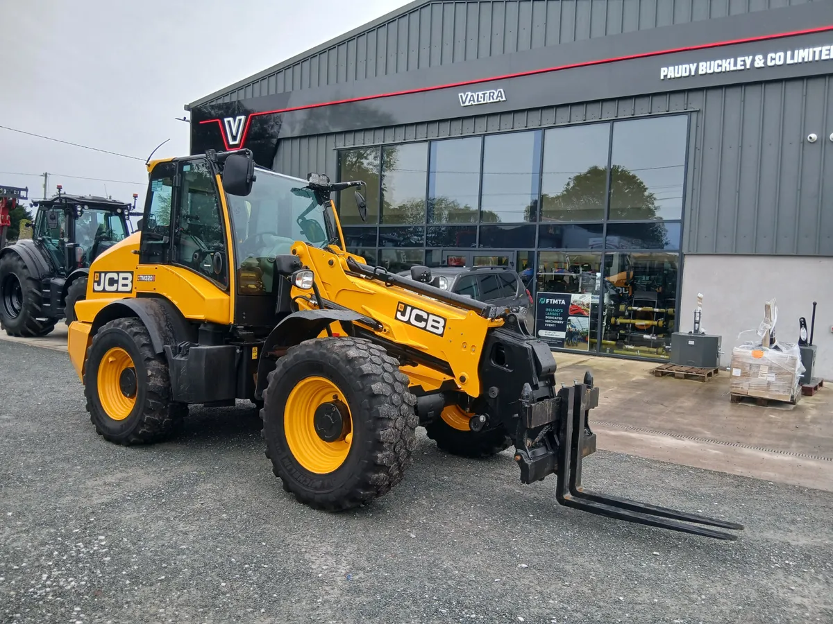 JCB 320S - Image 1