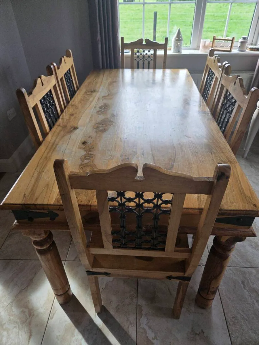 Oak table and 6 chairs - Image 1