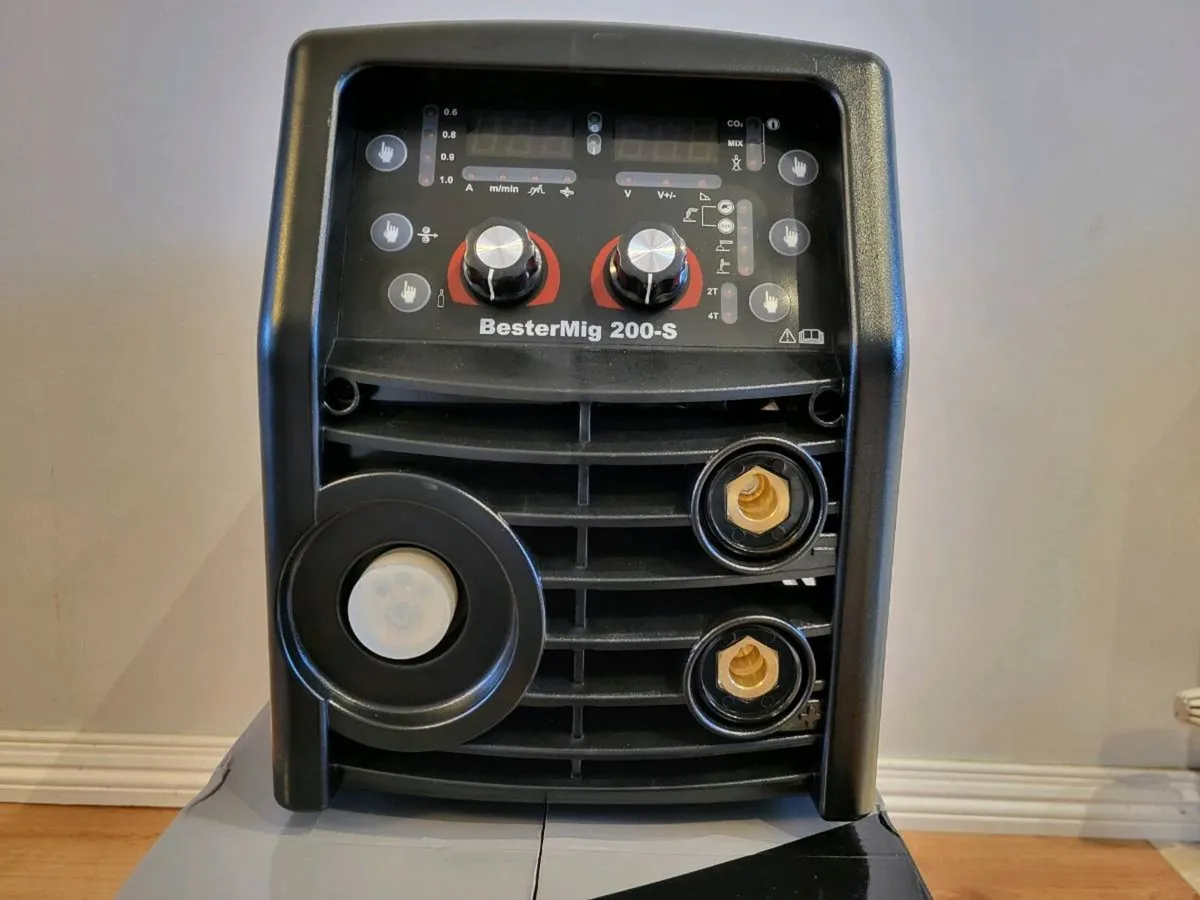 Lincoln's Mig 200-S Welder Mig Mag/Tig/Mma 3in1 - Image 2
