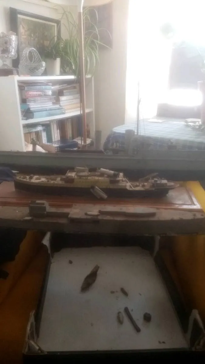 Vintage "Dragon" model sail boat - Image 4