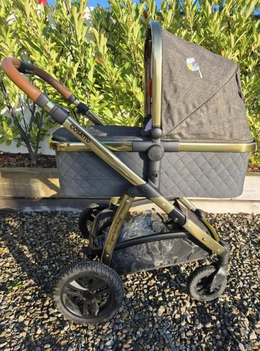 Cosatto WOW pram and pushchair bundle - Image 2
