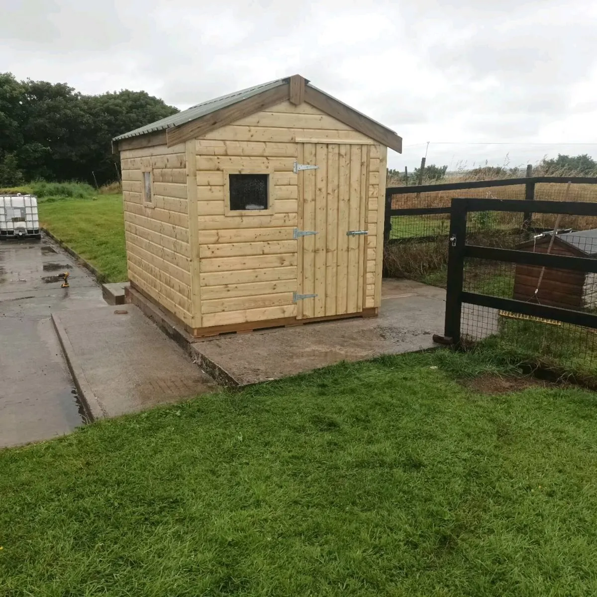 Garden sheds - Image 4